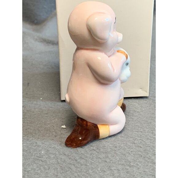 Danbury Mint Ham-et Pig Figurine with Cap - Picture 7 of 12
